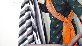 hot Indian maid sucks shlong in entire Hindi audio
