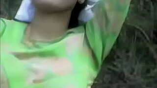 Desi Hawt Outside Lark by -XDesi.MoBi